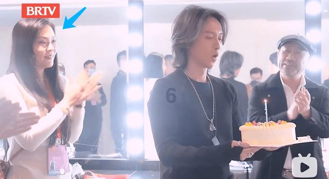 90后女孩创业开怀旧玩具店 分分钟带你重返童年
